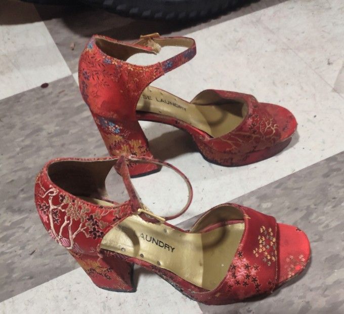 Chinese Laundry Retro Red Chunk Women's Heels
