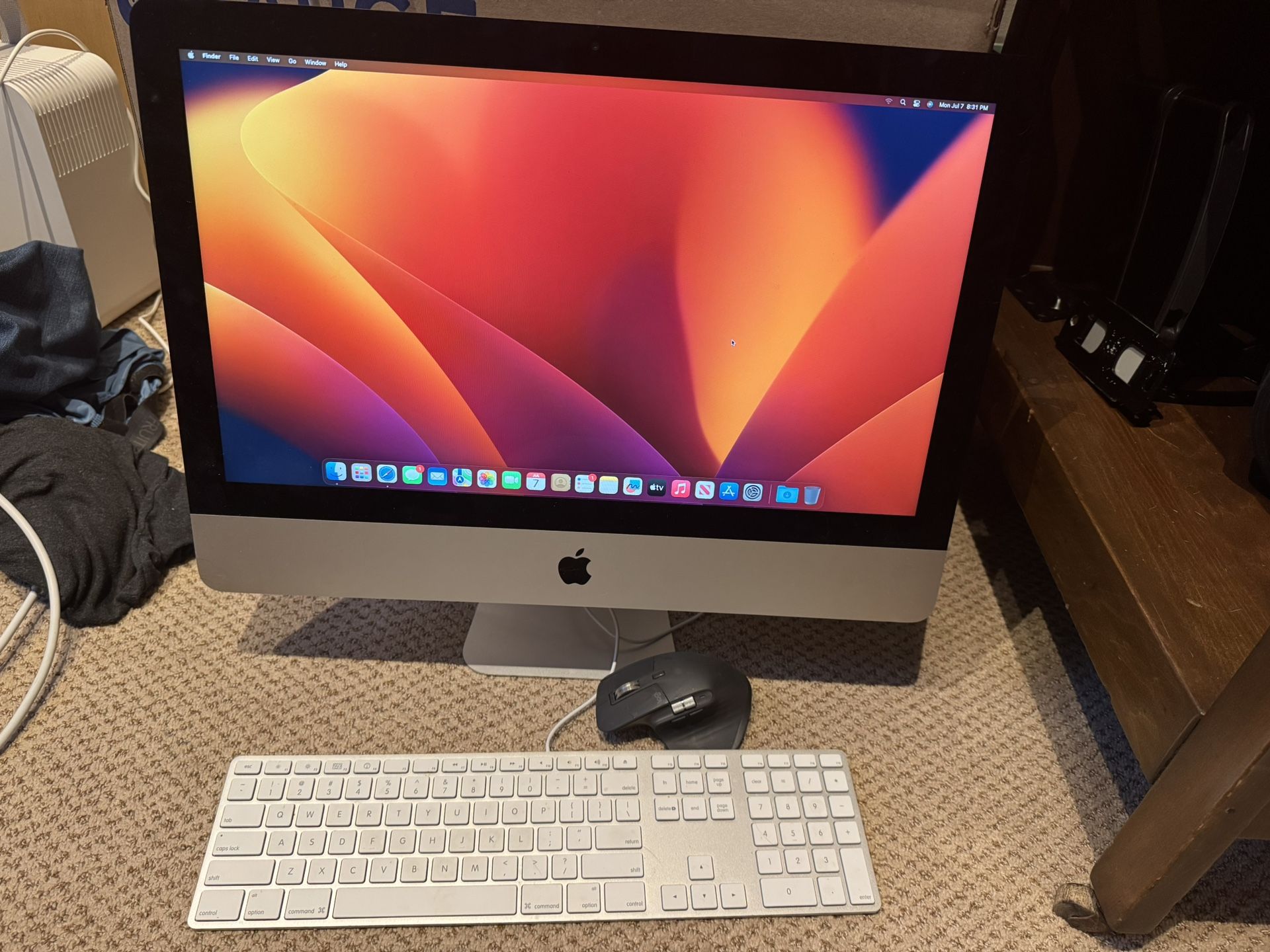 💻 iMac 21.5” (2015) – macOS Ventura, Logitech MX Mouse, Great Condition! 🔥