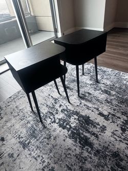 2 Black Night  stands