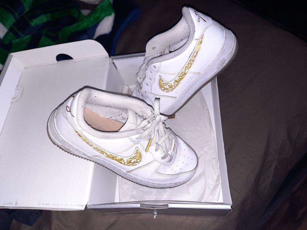Boys Nike Shoes Size 6.5y