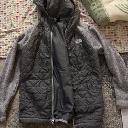 North Face Boys Medium Black Gray Puffer Knit Full Zip Jacket