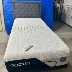 Nectar Classic Twin XL + adjustable base + headboard - Like new