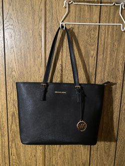 Micheal Kors Purse