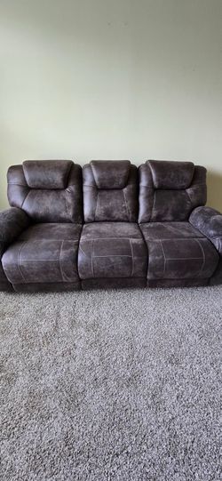 Reclinable coach