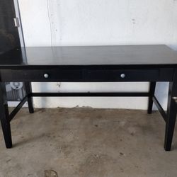 Black Desk With Drawers