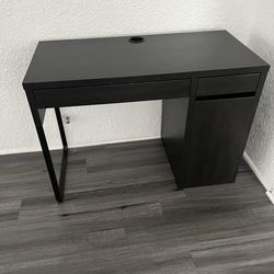 Computer desk