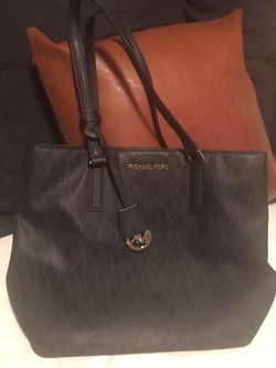 Michael Kors hand bag