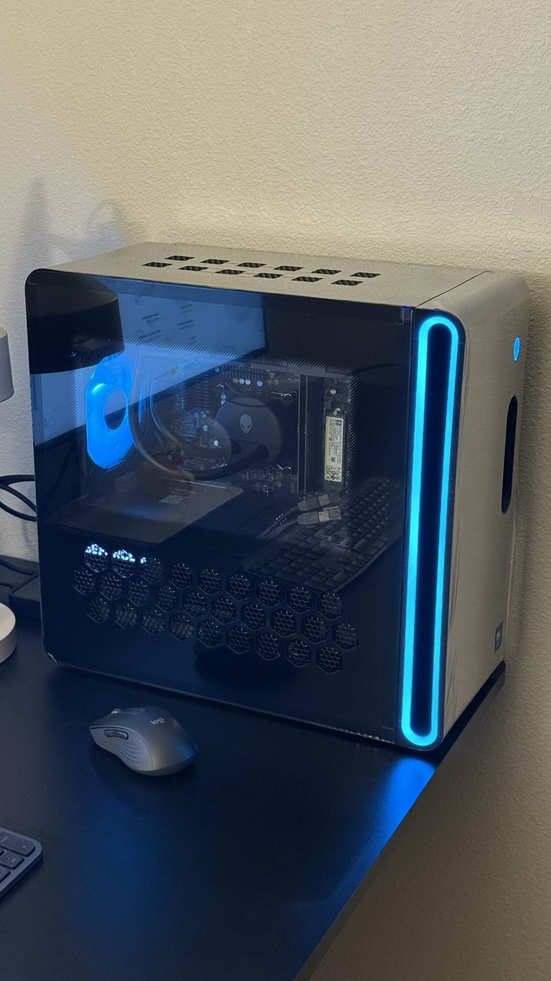 RTX 5080, Intel Core Ultra 265F, Brand New 4K Dell Alienware Gaming PC