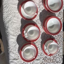 Four Vintage Pyrex tea cups & saucers