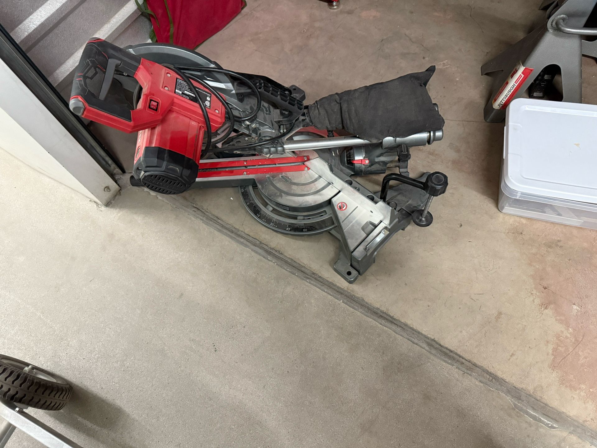 Craftsman 10” Compound Miter Saw