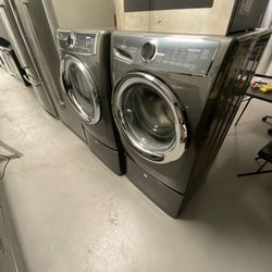 Electrolux Washer And Dryer 27"Inch Front Load With Pedestal 