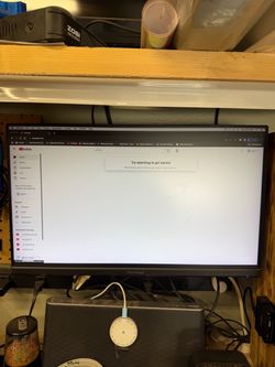 Viewsonic 24 in monitor with wall mount