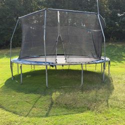14 Foot Trampoline 