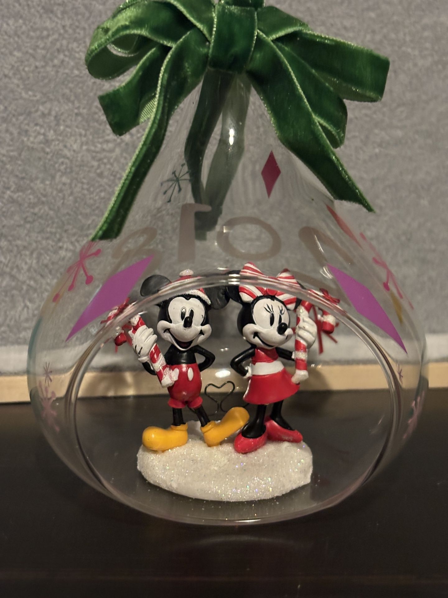 Mickey Minnie Mouse 2018 Ornamnet Of The Year Edition  Rare