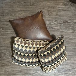 3 Couch Pillows 