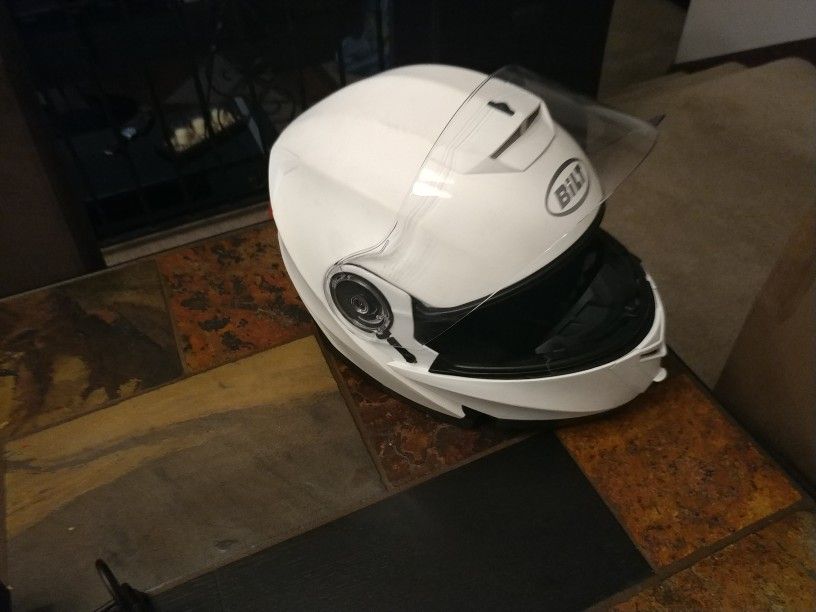 It’s Riding Season. Built Modular Helmet W/Bluetooth 2.0 Sz. Small.
