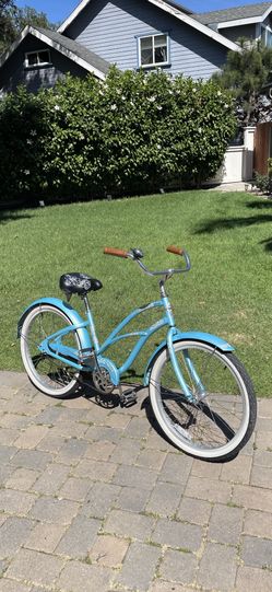 24” Women’s Beach Cruiser Bike 
