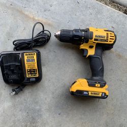 Dewalt 1/2 Drive Drill With Battery And Charger