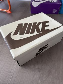 10.5 Travis scott Jordan 1 low Reverse Mocha Full Box
