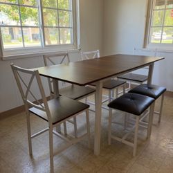 Extendable Dining Table Set – Like New! 🪑🍴