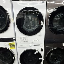 Brand new Samsung Bespoke 4.6 cu. ft. Capacity Single Unit AI Laundry Hub Washer with Steam Wash and 7.6 cu. ft. Gas Dryer in White