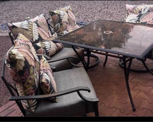 Outdoor Patio Dining Set with Chairs