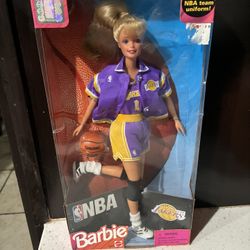 Lakers, Barbie girl