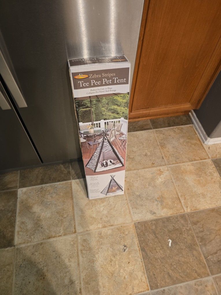 (Pet Tent) SIZE: 27high 26wide 24 Deep