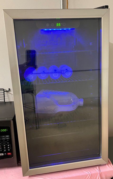 Mini Beverage Fridge 3.2 Cu Ft – Like New - Downtown LA