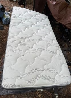 Twin matress
