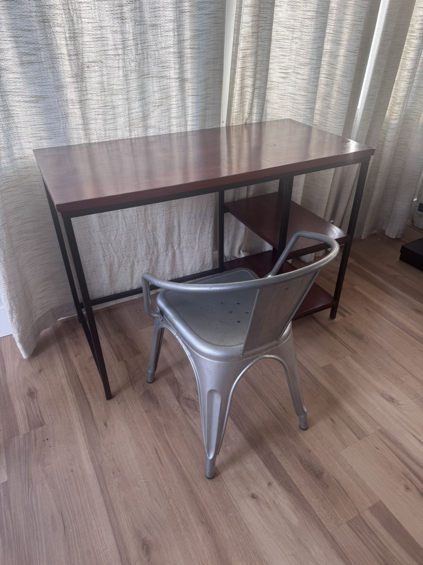 Desk & Chair 