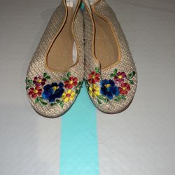 Floral Embroidered big girls Flats size 2