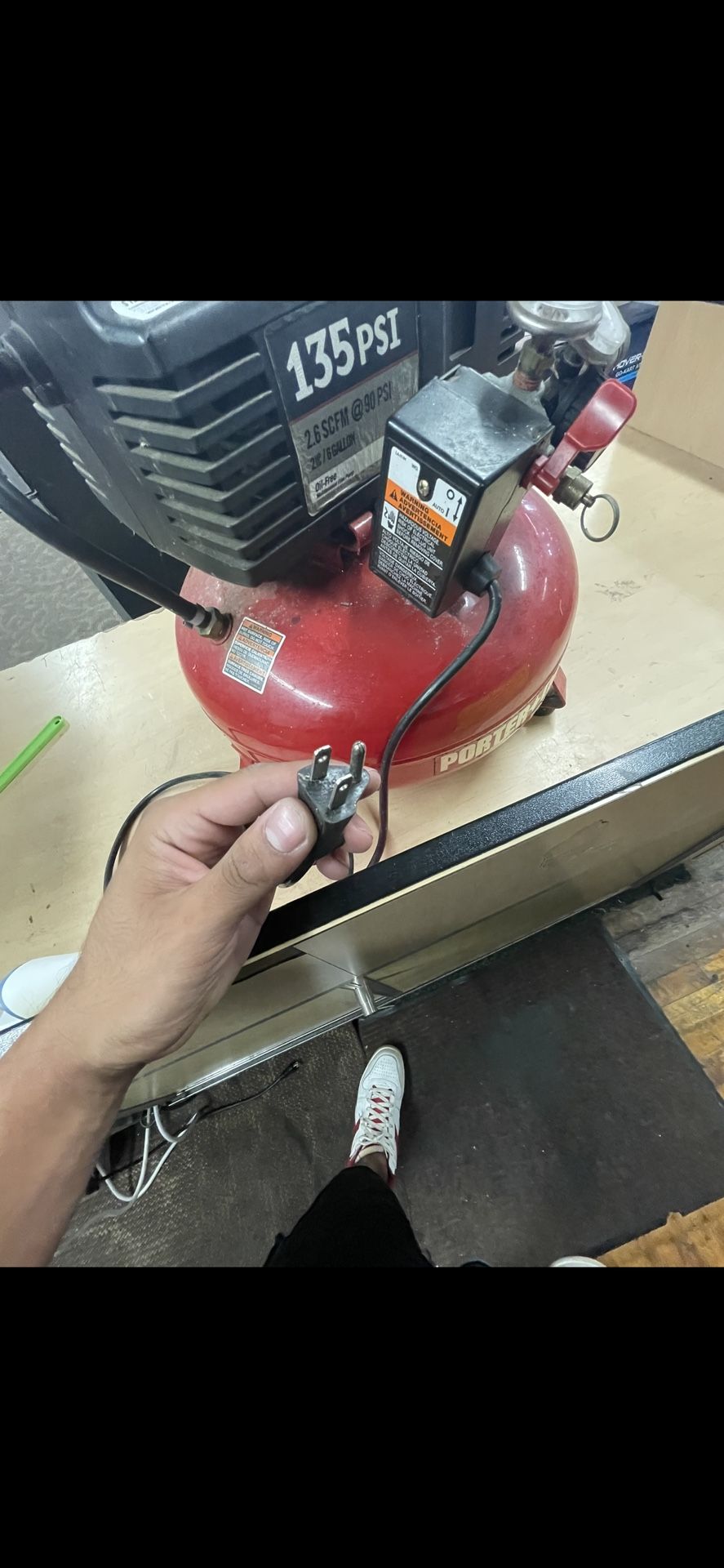 PORTER CABLE 135 PSI COMPRESSOR 