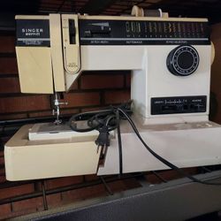 Singer Sewing Machine - Merritt