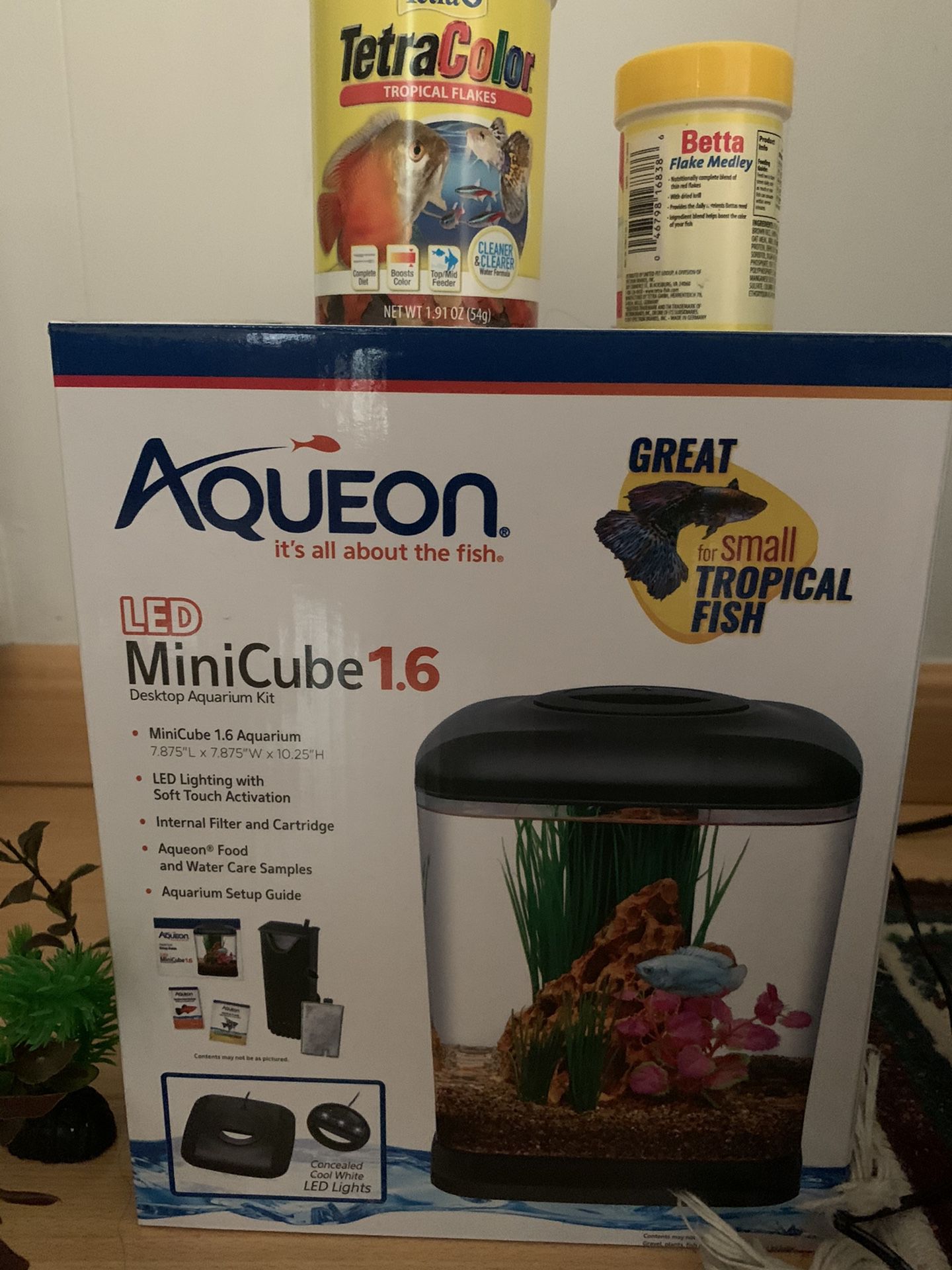 Aqueon 1.6 fish tank with LED light and filtration