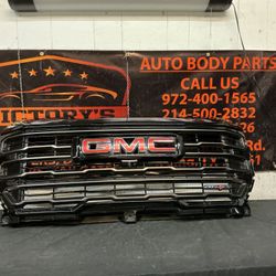 GMC SIERRA 1500 AT4 GRILLE 2022-2025 with CAMERA OEM