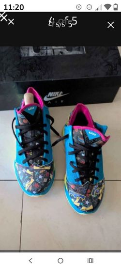 NEW NIKE LEBRON XIX LOW MEN 7 1/2! Look On Page For More Shoes!