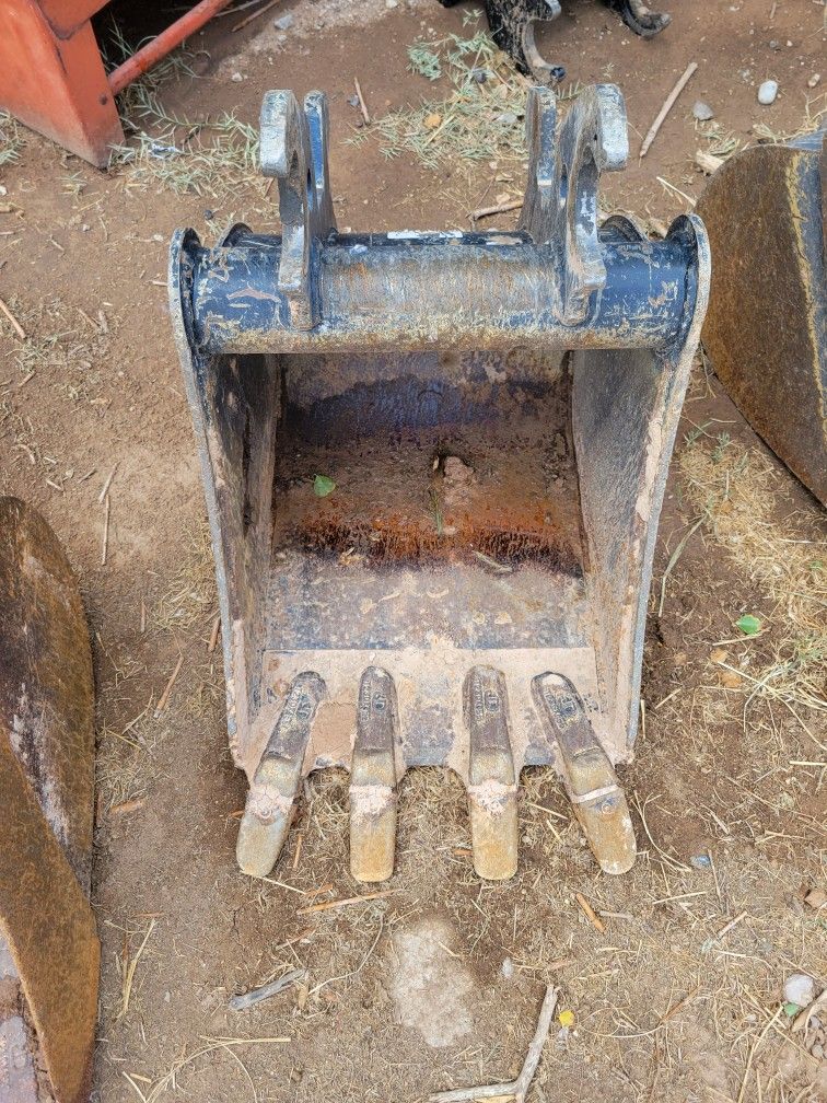 18 Inch Bucket For John Deere 35g