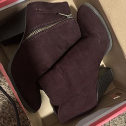Woman’s Burgundy Ankle Boots