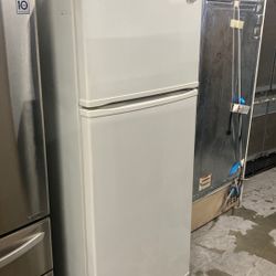 Whirlpool Top Freezer Fridge 