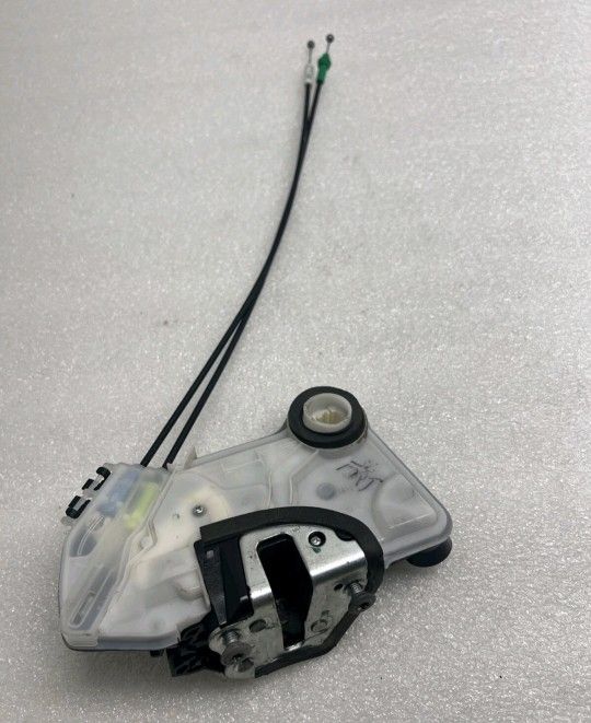 2014-2019 OEM Toyota Corolla Front Right Door Lock Latch Oem