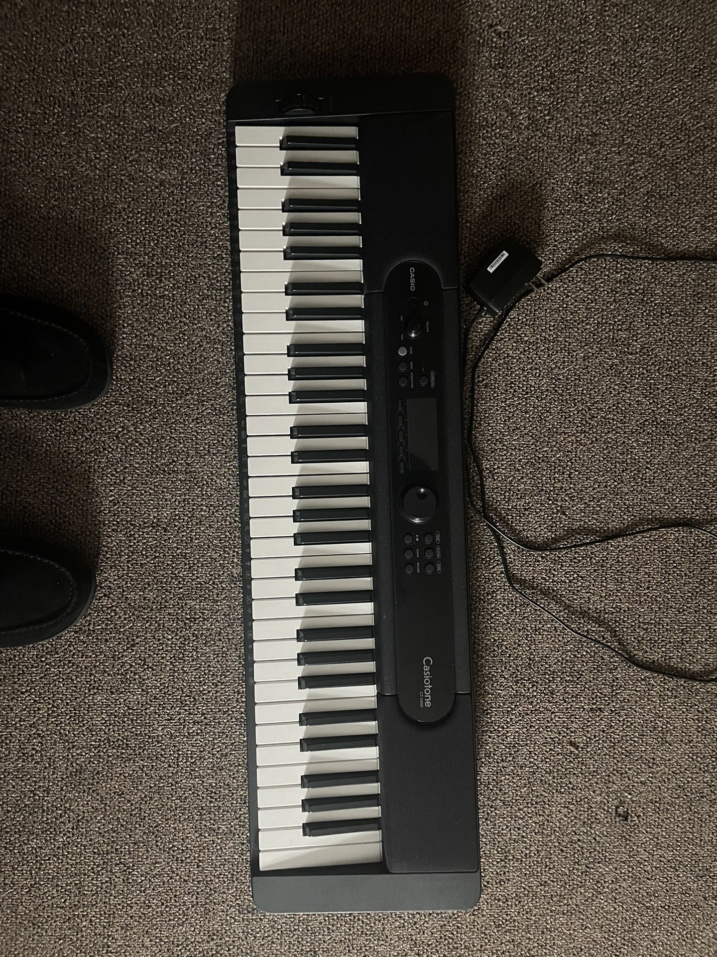 Casio Keyboard “has 500 Instruments To Choose From)