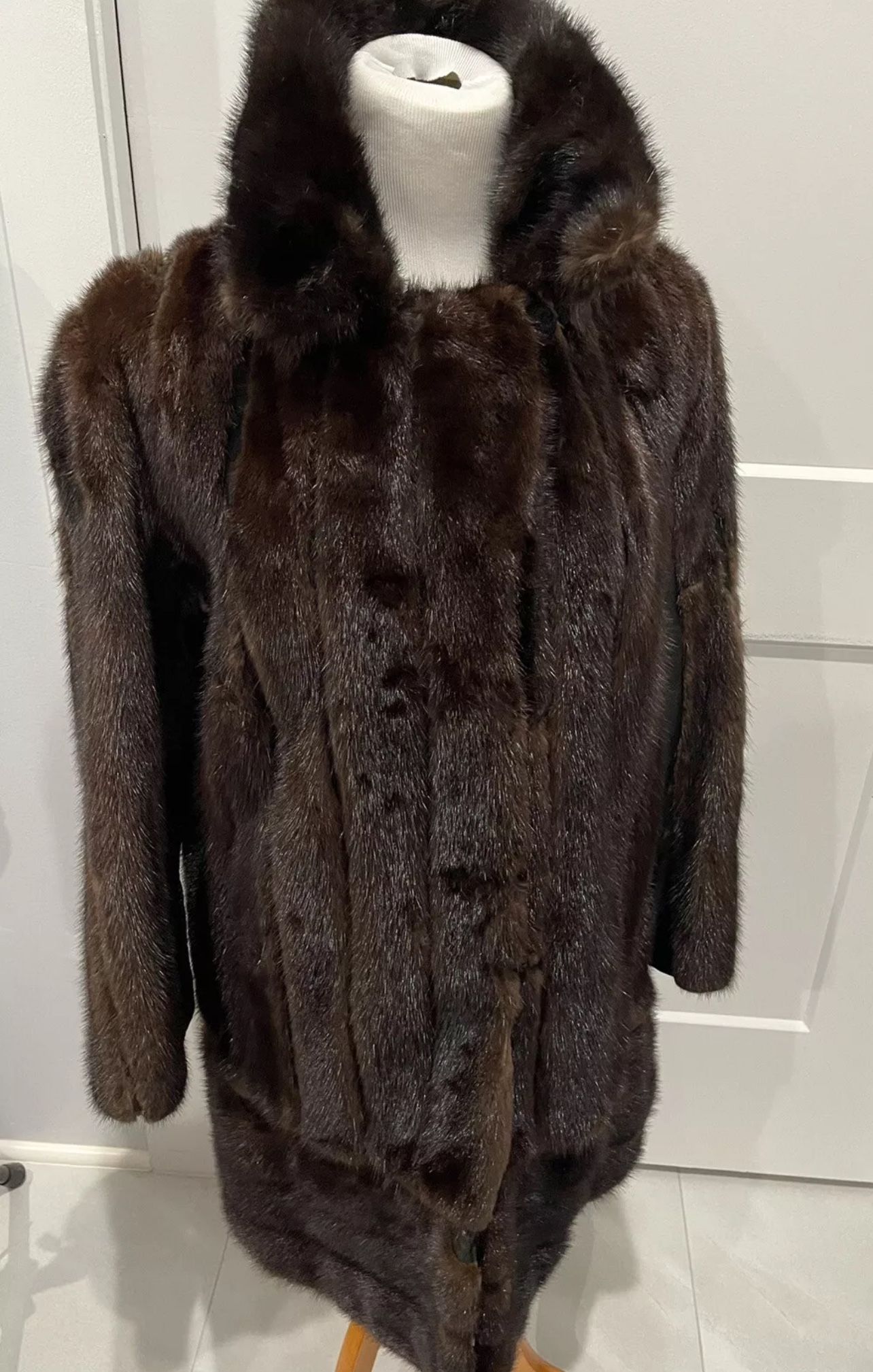Dark Brown Female Women Real Fur Mink Coat Size medium Zipper Leather detail Jacket