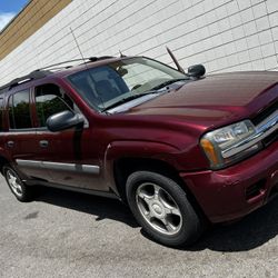2005 Chevy Trailblazer ls LOW MILES
