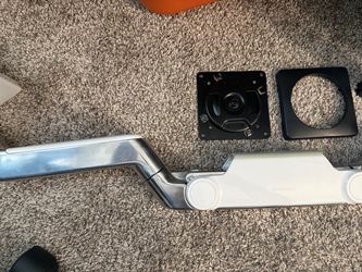 Humanscale M8.1 Single Monitor Arm