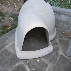 Igloo Dog House