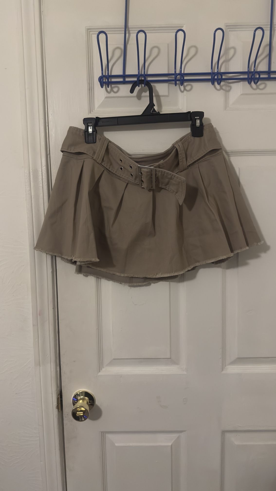 Beige Pleaded Skirt, with belt Medium