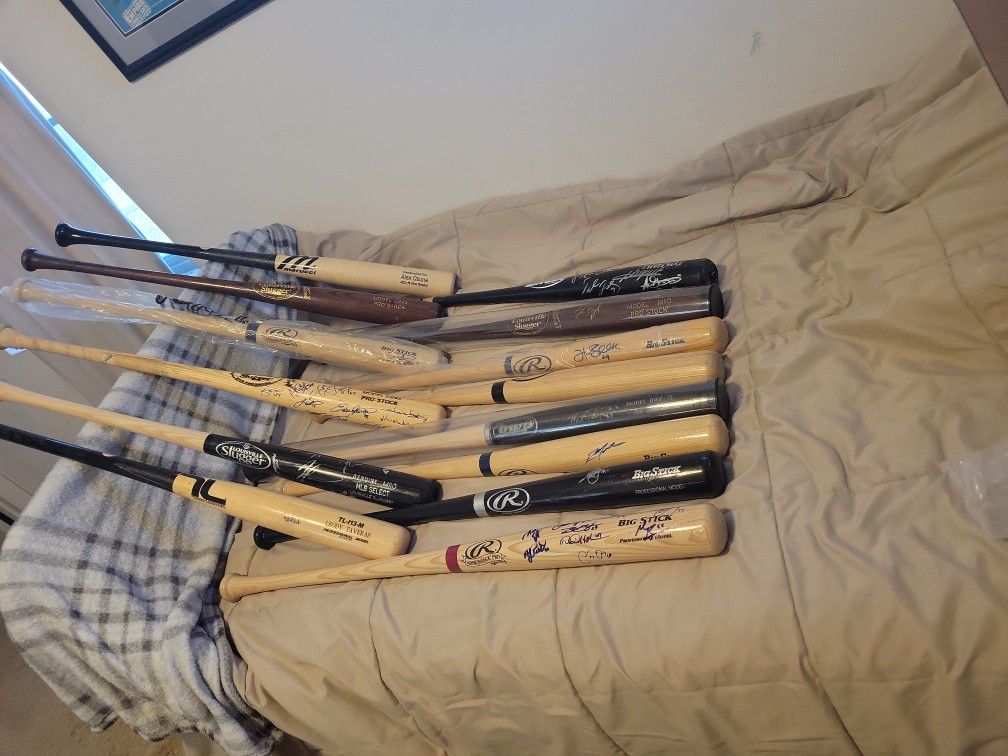 Baseball Bats Signed Autographed Game Used Bats X 14 Gloves