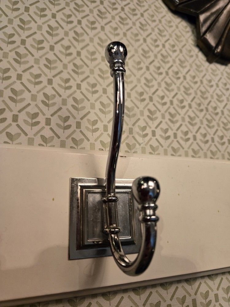 Liberty Wood Plaque With Silver Coat Hooks