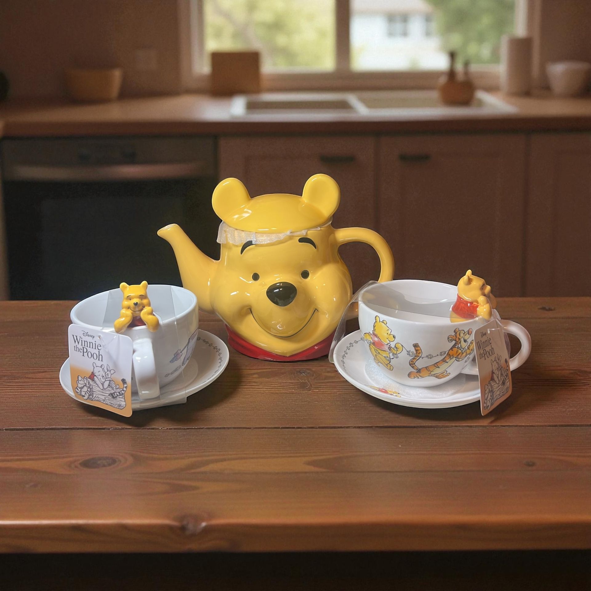 Disney Collector’s Winnie The Pooh Tea Set With Tea Pot 2 Teacups And Saucers.